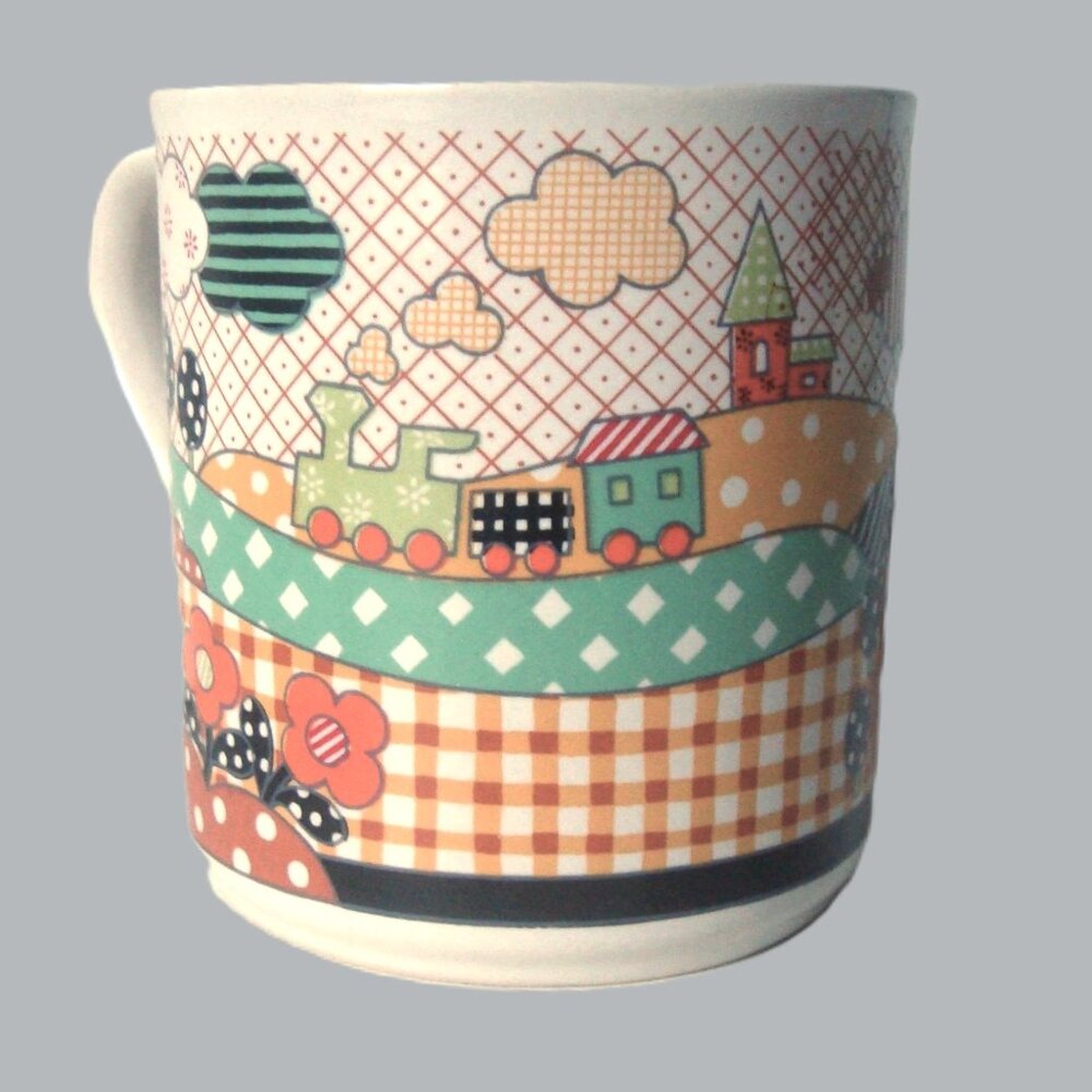 Cheery Patchwork Pattern Country Landscape Mug - Picture 5 of 10